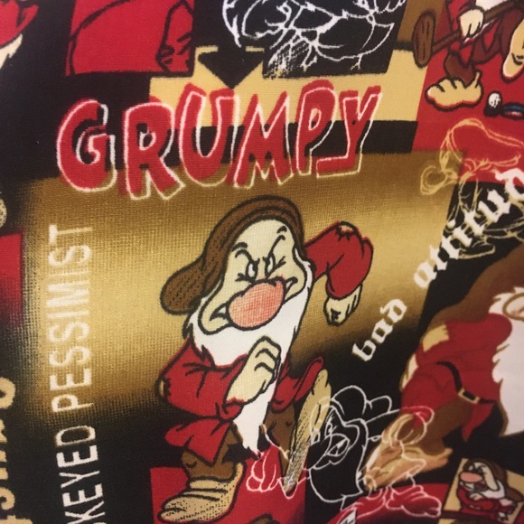 🔥SOLD🔥Disney Button Down Shirt - Picture 4 of 6